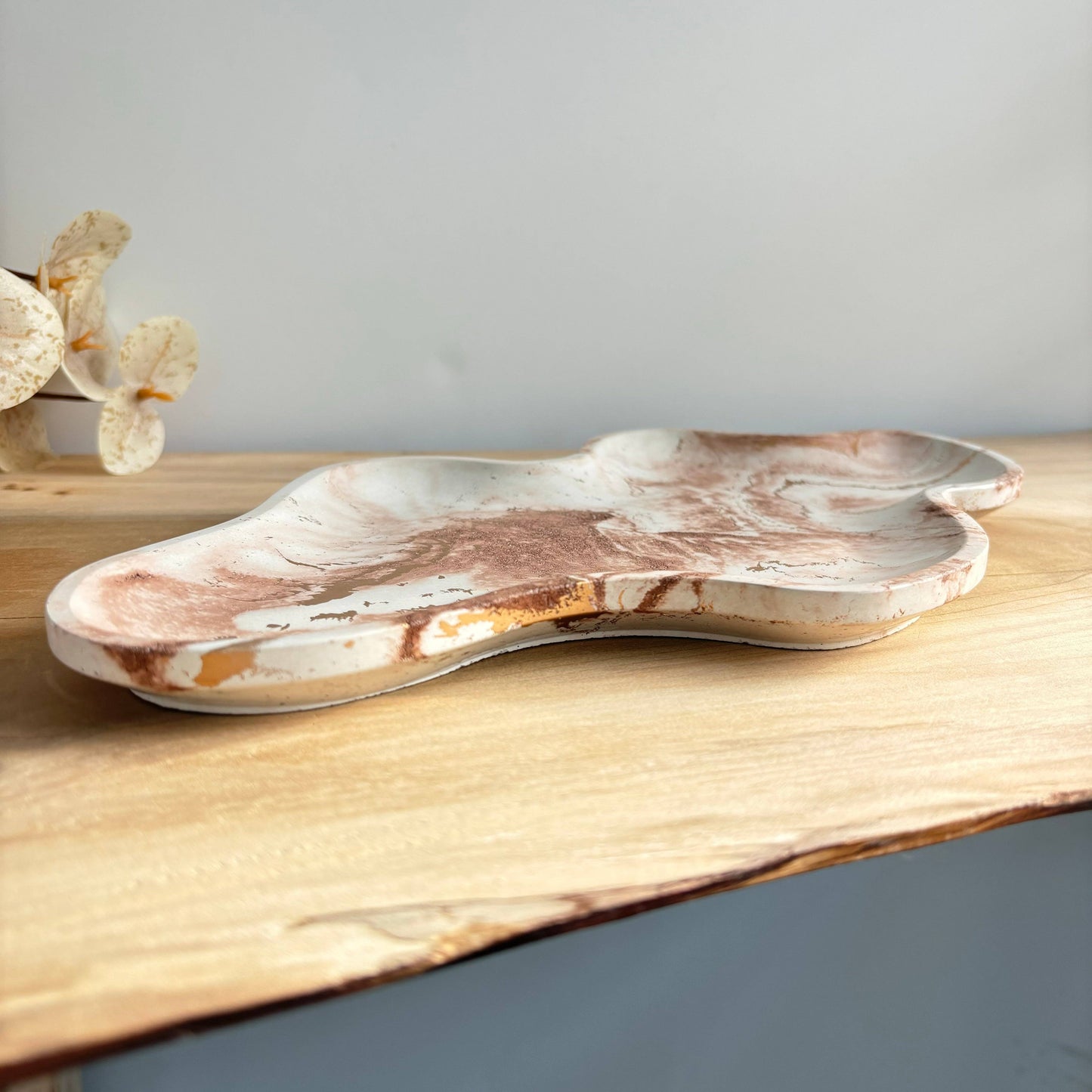 Curvy Tray - Centerpiece | Catch-all Tray | Vanity Decor