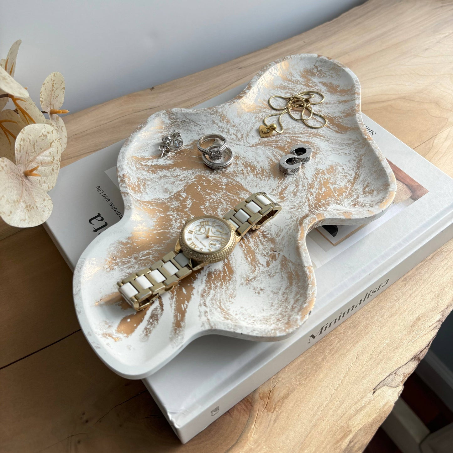 Curvy Tray - Centerpiece | Catch-all Tray | Vanity Decor